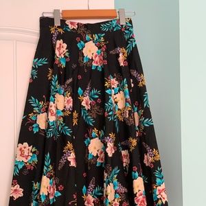 Hell Bunny, vintage-inspired swing skirt